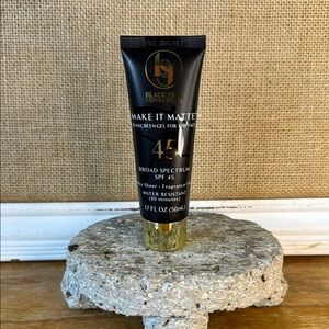 Black Girl Sunscreen Make It‎ Matte SPF 45